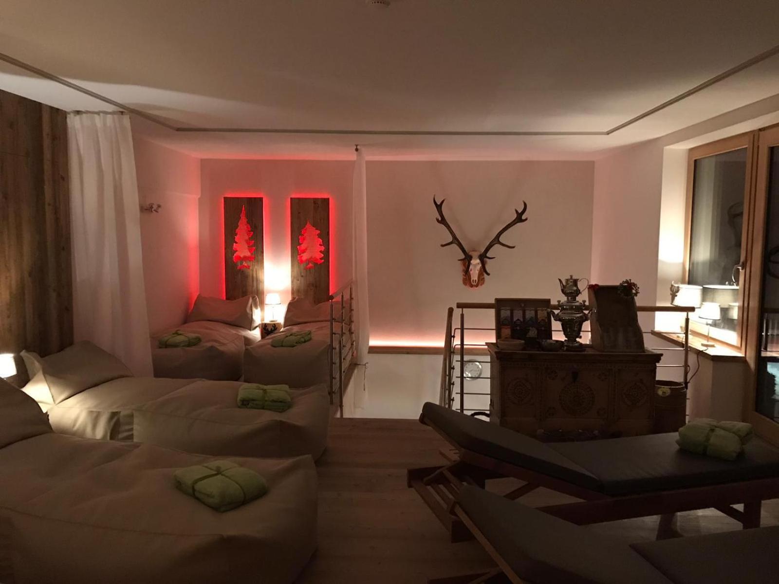 Hotel Ciasa Ai Pini ซานกัสซิอาโน ภายนอก รูปภาพ