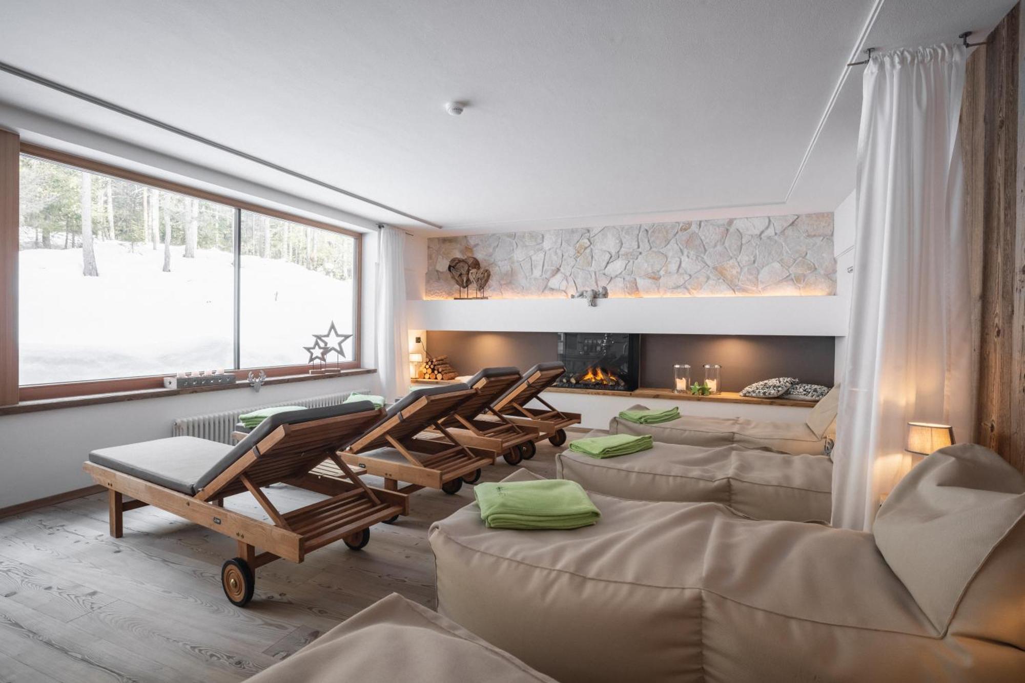 Hotel Ciasa Ai Pini ซานกัสซิอาโน ภายนอก รูปภาพ