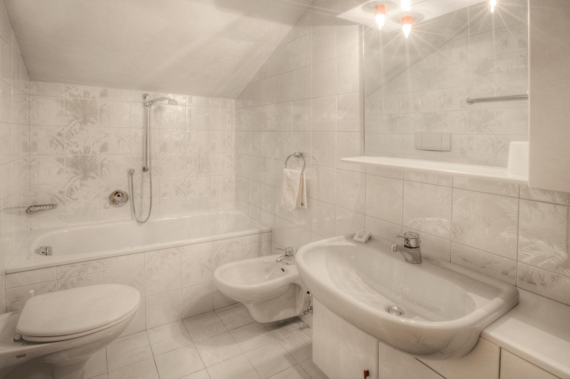 Hotel Ciasa Ai Pini ซานกัสซิอาโน ภายนอก รูปภาพ