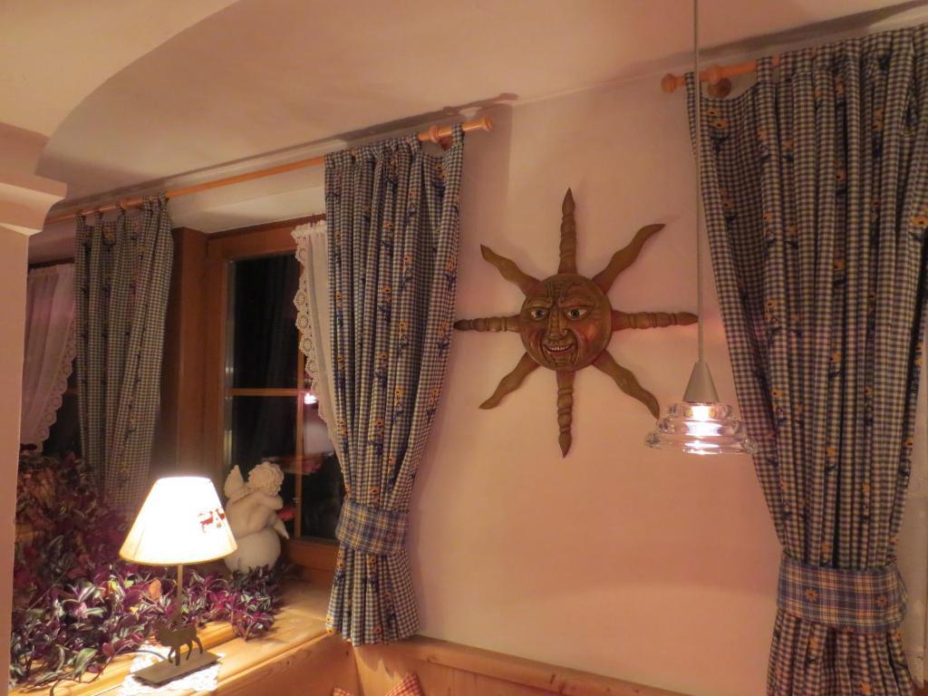 Hotel Ciasa Ai Pini ซานกัสซิอาโน ภายนอก รูปภาพ