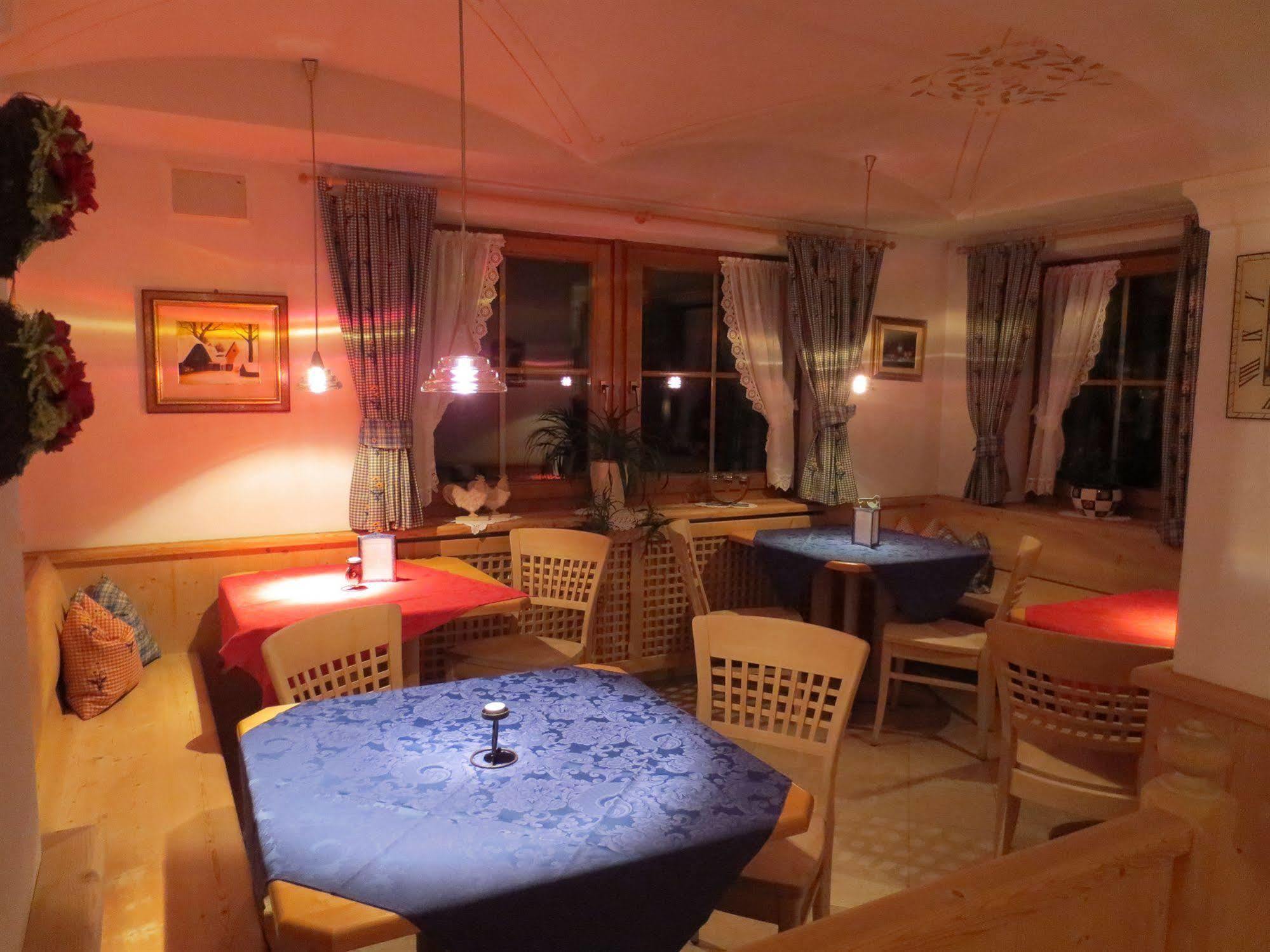 Hotel Ciasa Ai Pini ซานกัสซิอาโน ภายนอก รูปภาพ